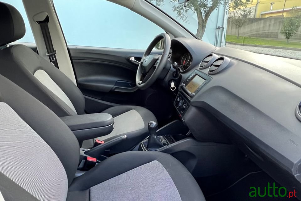 2016' SEAT Ibiza photo #5