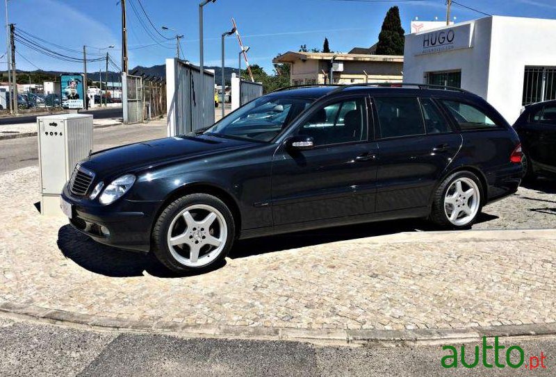 2005' Mercedes-Benz E-320 Cdi Classic photo #1