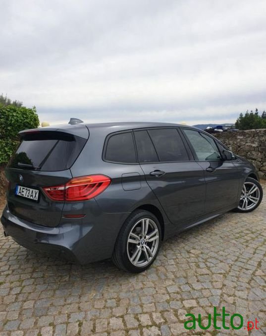 2016' BMW 216 Gran Tourer photo #2