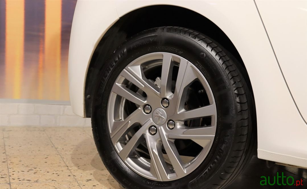 2021' Peugeot 208 photo #5