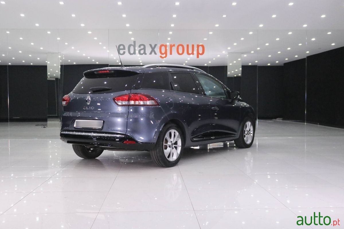 2017' Renault Clio Sport Tourer photo #3