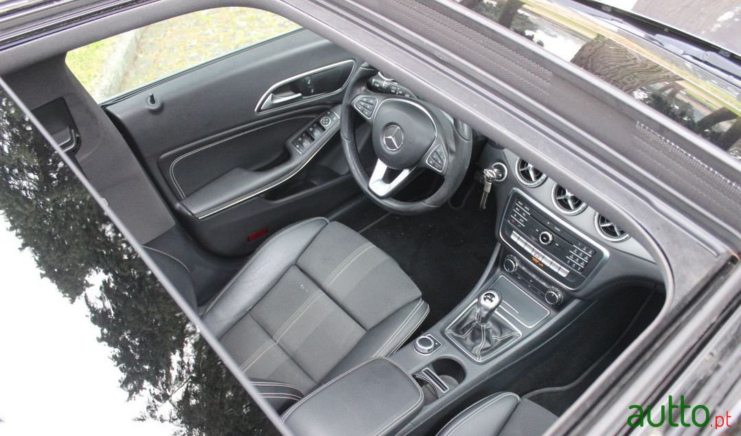 2017' Mercedes-Benz CLA 180 photo #6