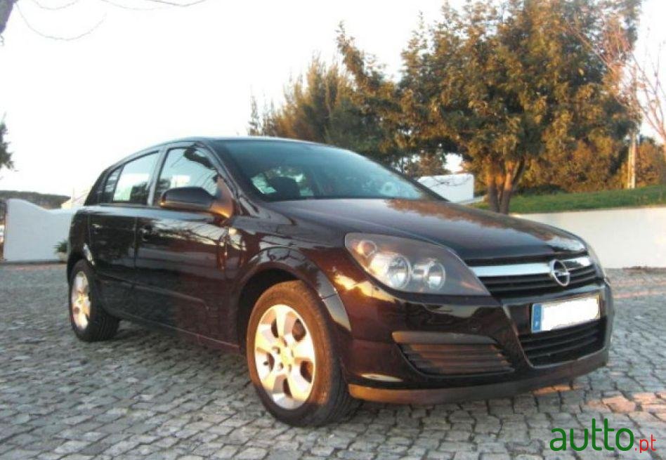 2005' Opel Astra 1.7 Cdti Elegance photo #1