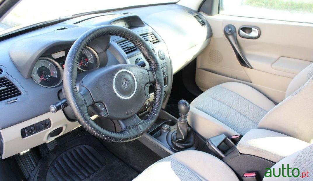 2008' Renault Megane Break photo #1