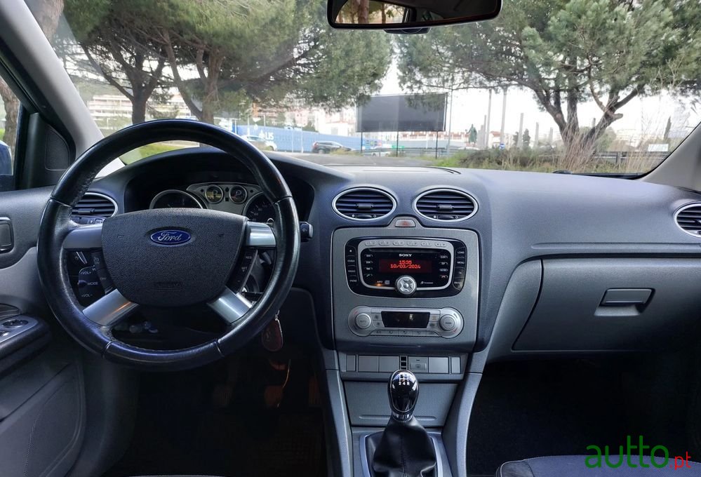 2009' Ford Focus Sw photo #5