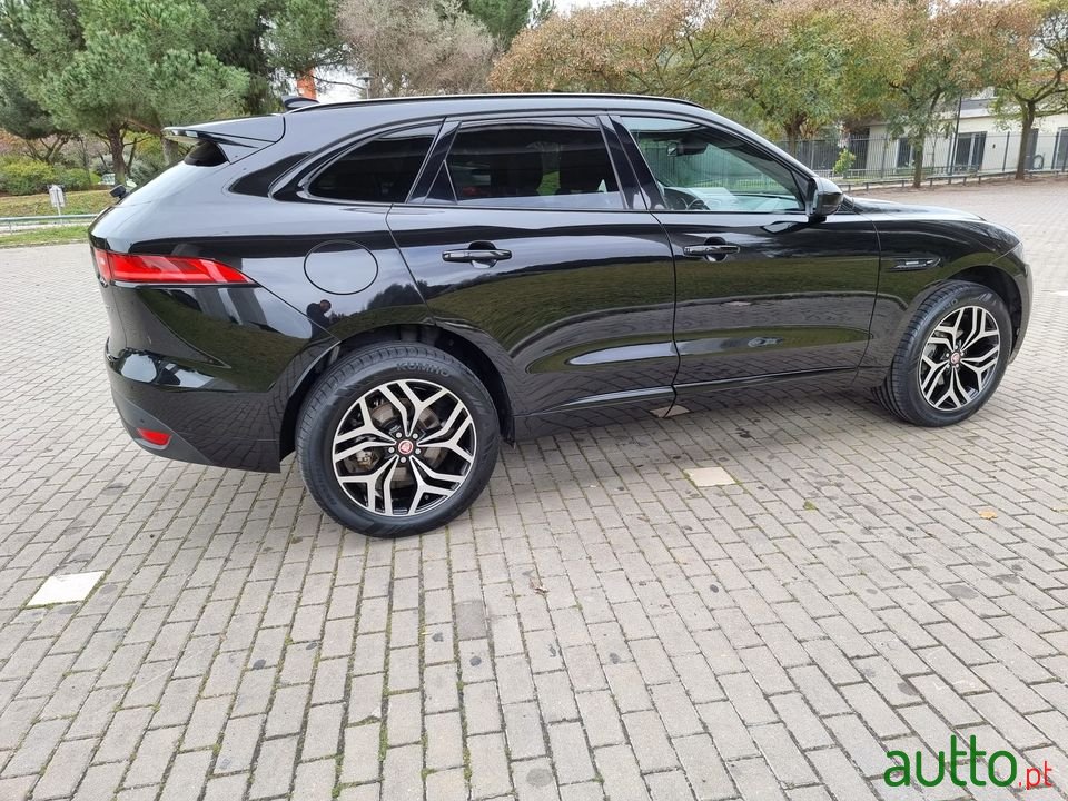 2017' Jaguar F-Pace photo #4
