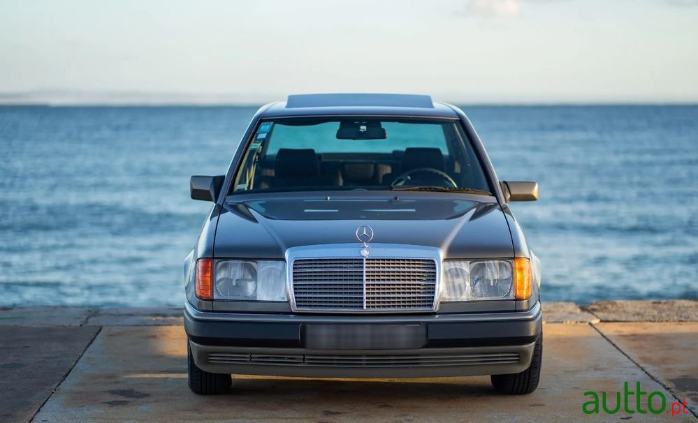 1991' Mercedes-Benz 250 photo #6