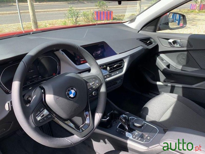 2019' BMW 118 photo #4