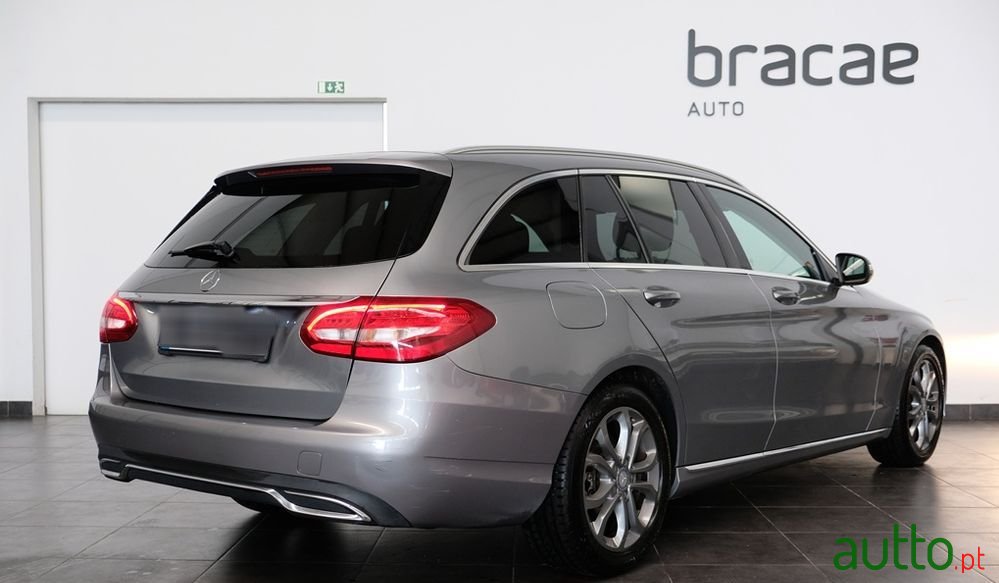 2015' Mercedes-Benz Classe C photo #5