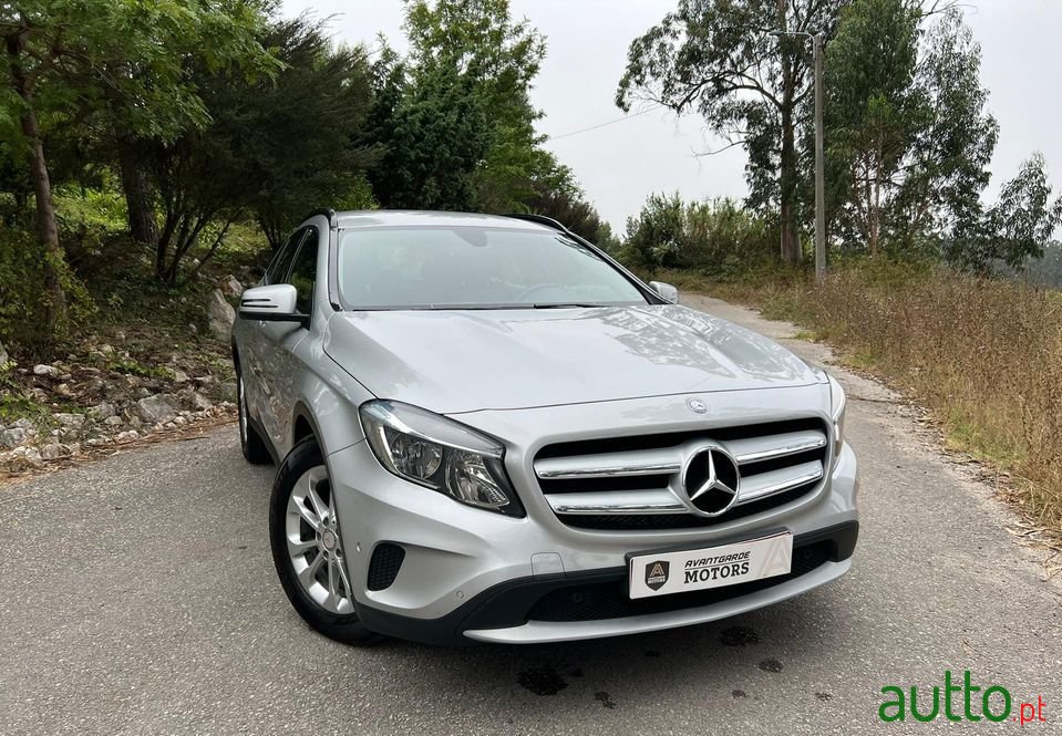 2016' Mercedes-Benz Gla-180 photo #2