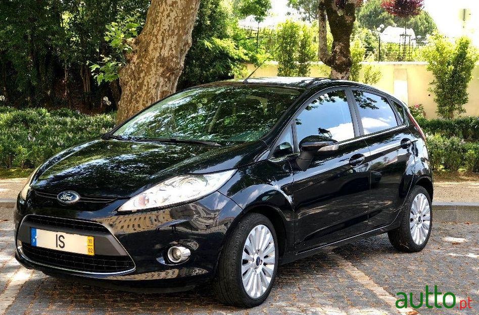 2010' Ford Fiesta photo #2