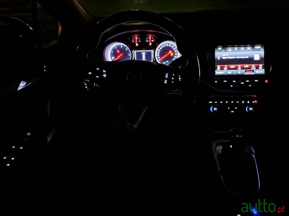 2017' Opel Astra Sports Tourer photo #4