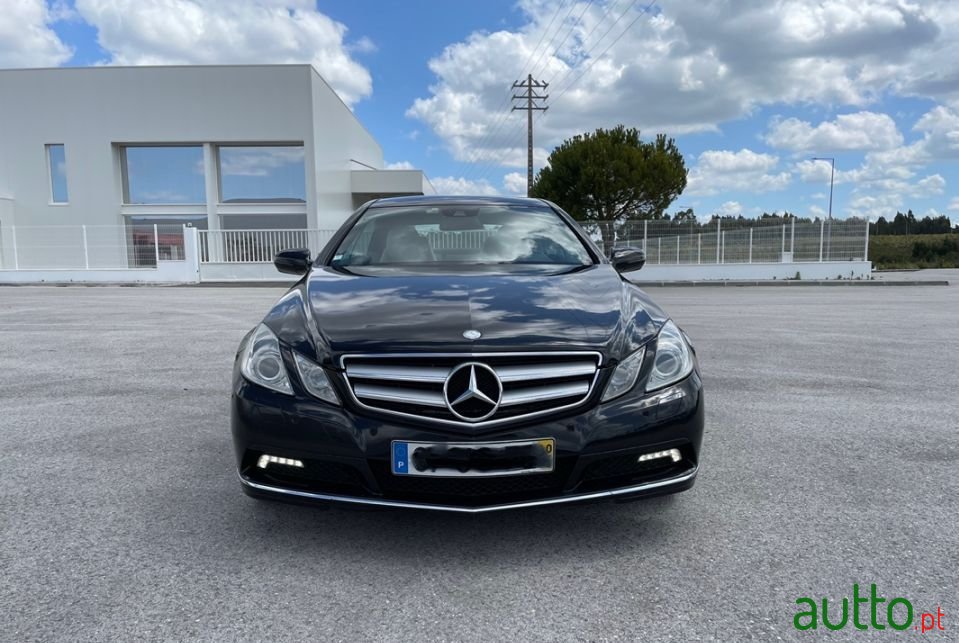 2010' Mercedes-Benz E-250 photo #2