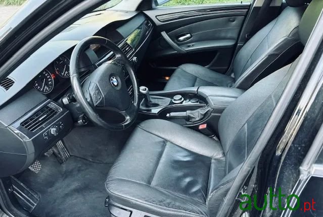 2007' BMW Série 5 D Touring photo #6