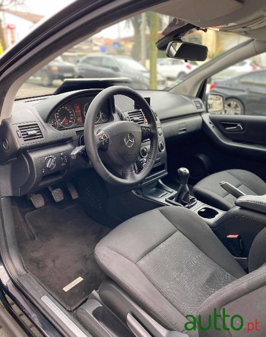 2009' Mercedes-Benz A-160 photo #3