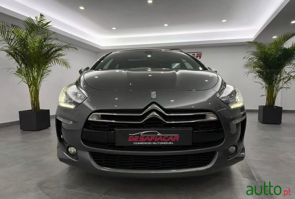 2013' Citroen DS5 photo #2