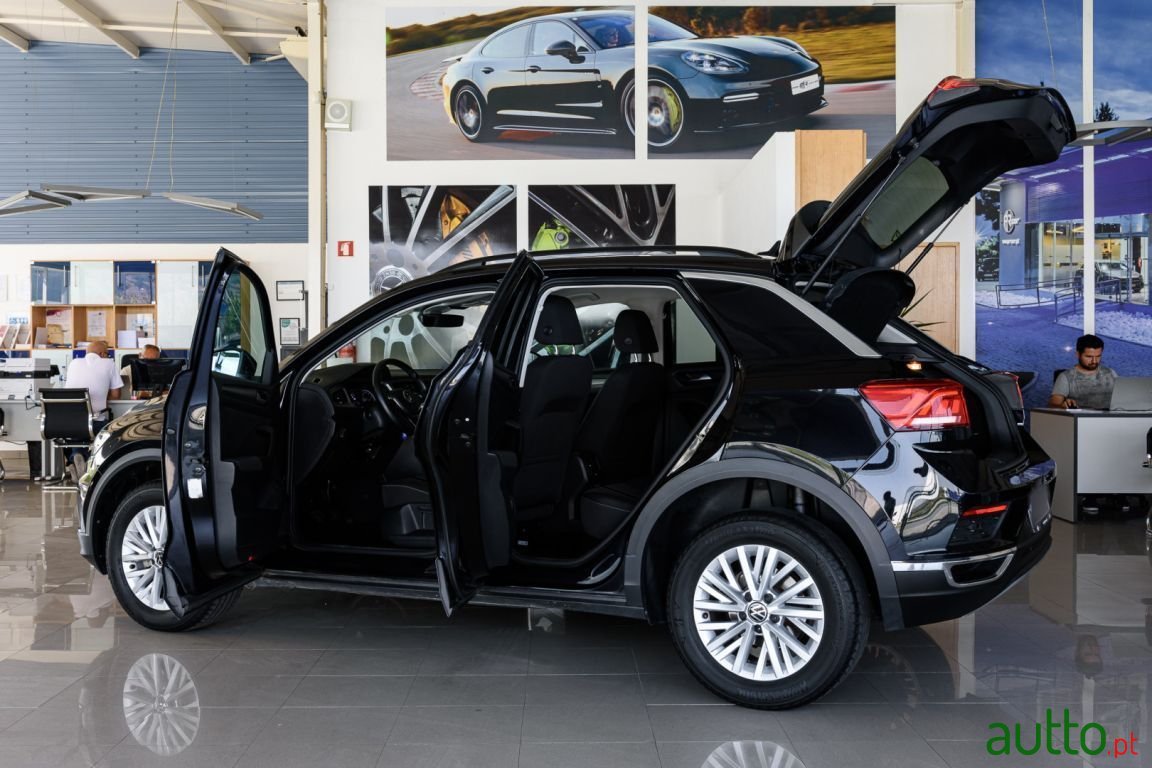 2021' Volkswagen T-Roc photo #5