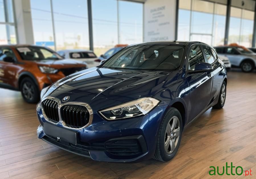 2020' BMW 118 photo #3