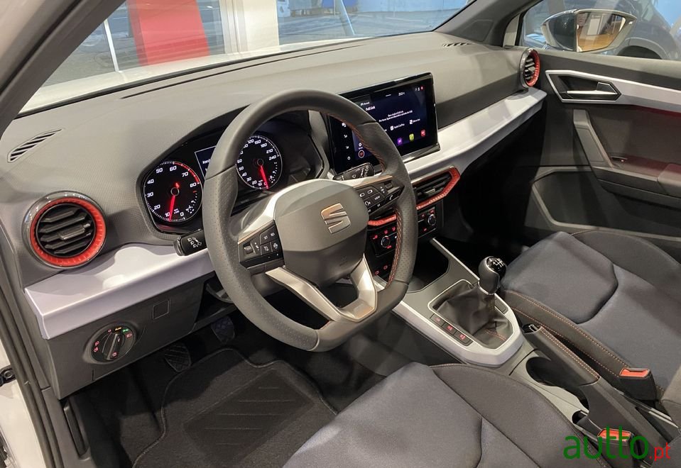 2022' SEAT Arona photo #4