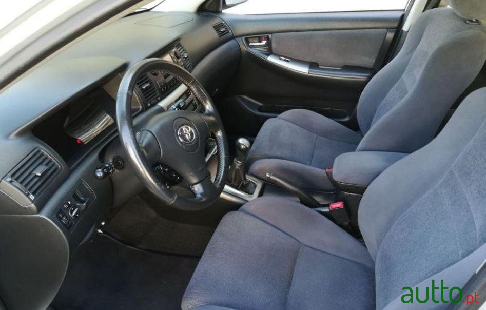 2002' Toyota Corolla photo #2