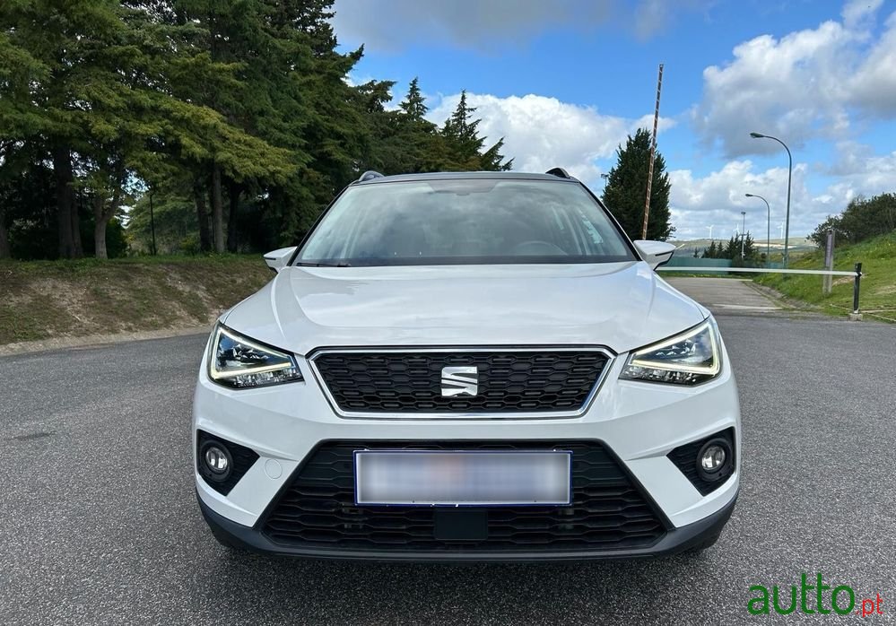 2018' SEAT Arona 1.6 Tdi Style photo #2