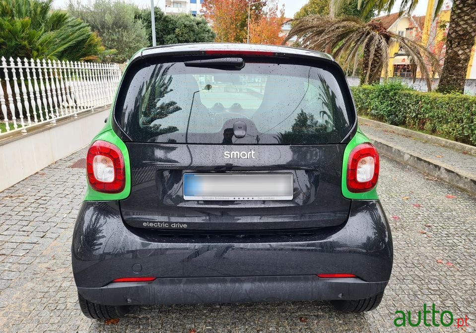 2018' Smart Fortwo photo #2