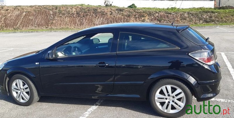2008' Opel Astra Gtc 1.3 Cdti photo #4