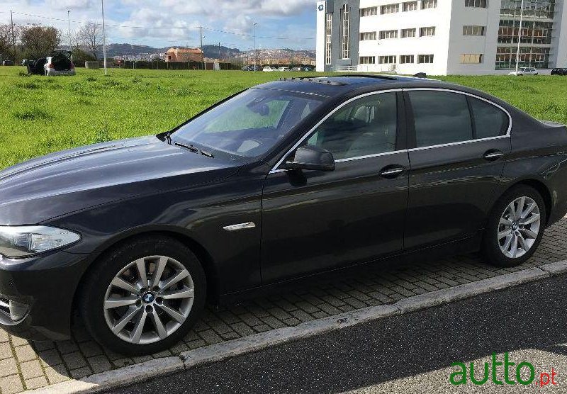 2013' BMW 525 Da Luxury photo #2