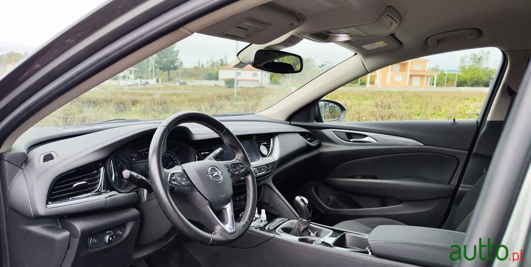 2019' Opel Insignia photo #5