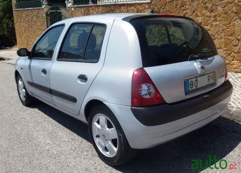 2001' Renault Clio photo #2