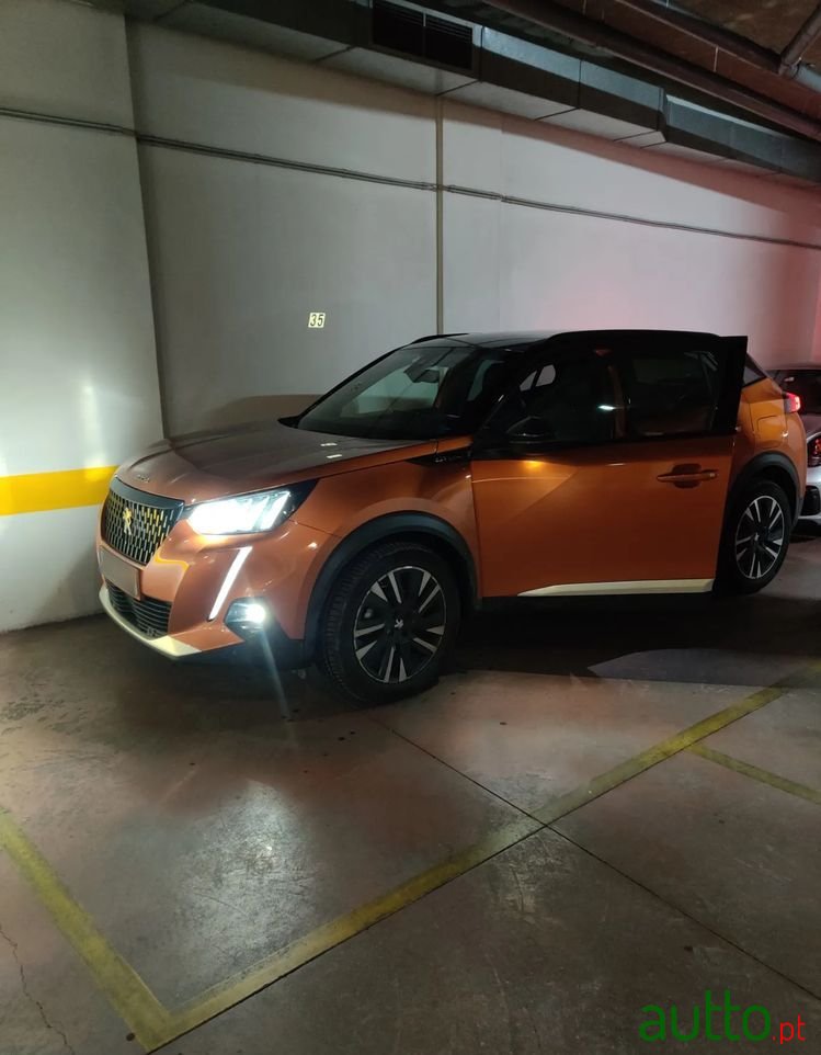 2020' Peugeot 2008 photo #5