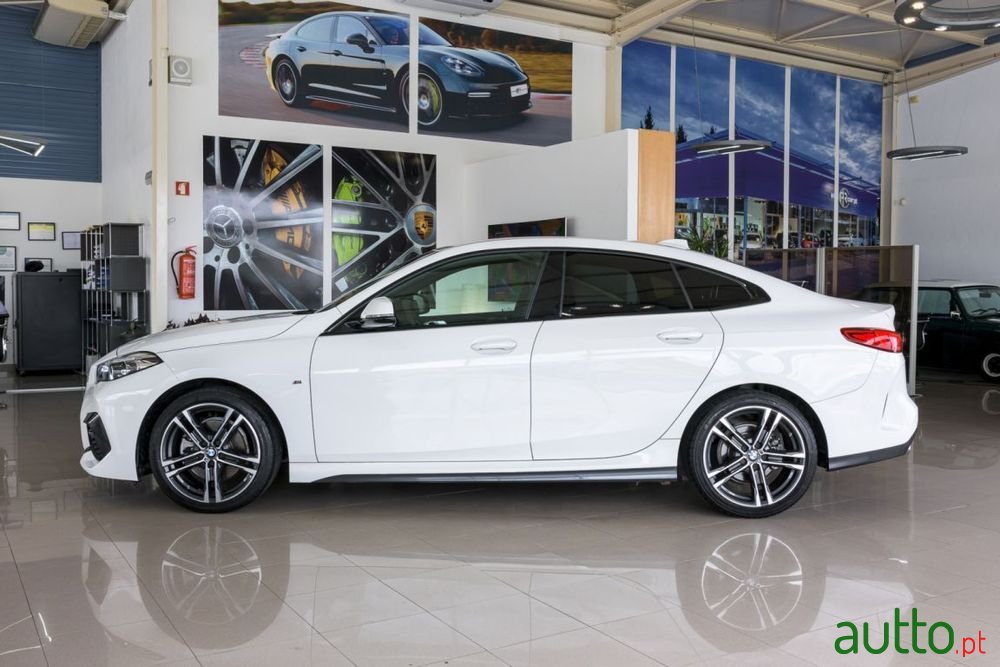 2020' BMW Série 2 D Pack M photo #2