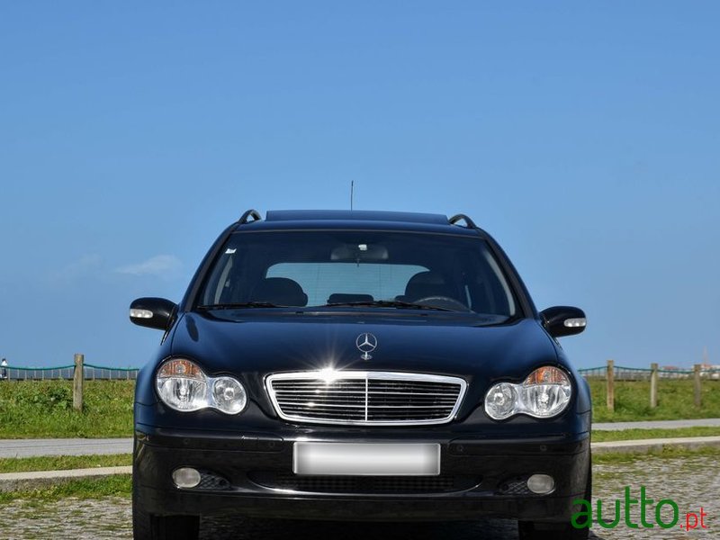 2002' Mercedes-Benz C 220 photo #2