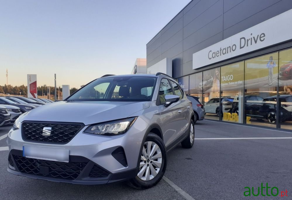 2022' SEAT Arona 1.0 Tsi Style photo #1