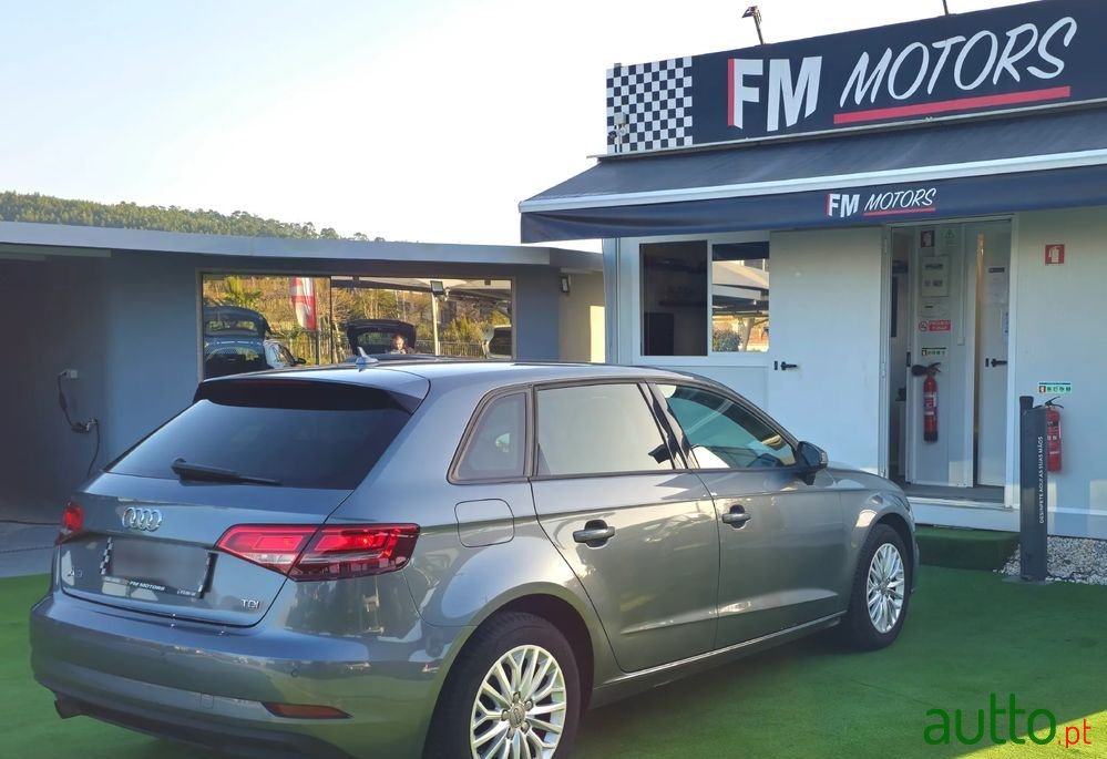 2017' Audi A3 Sportback photo #4