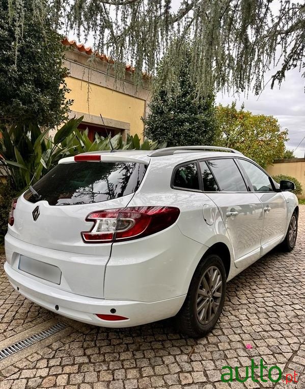2015' Renault Megane Break photo #2