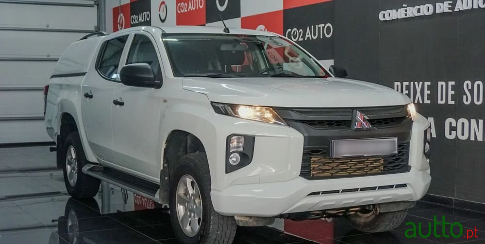 2022' Mitsubishi L200 2.3 Di-D Cd Invite 4Wd photo #1