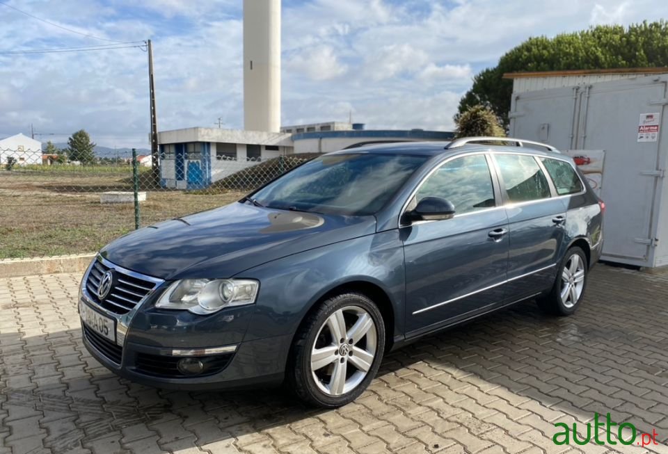 2009' Volkswagen Passat Variant photo #1