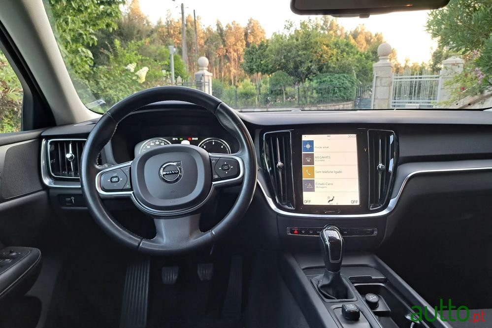 2019' Volvo V60 2.0 D3 photo #6