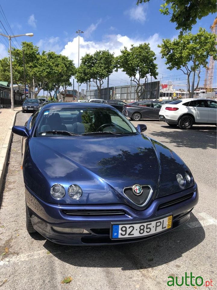 2000' Alfa Romeo photo #3