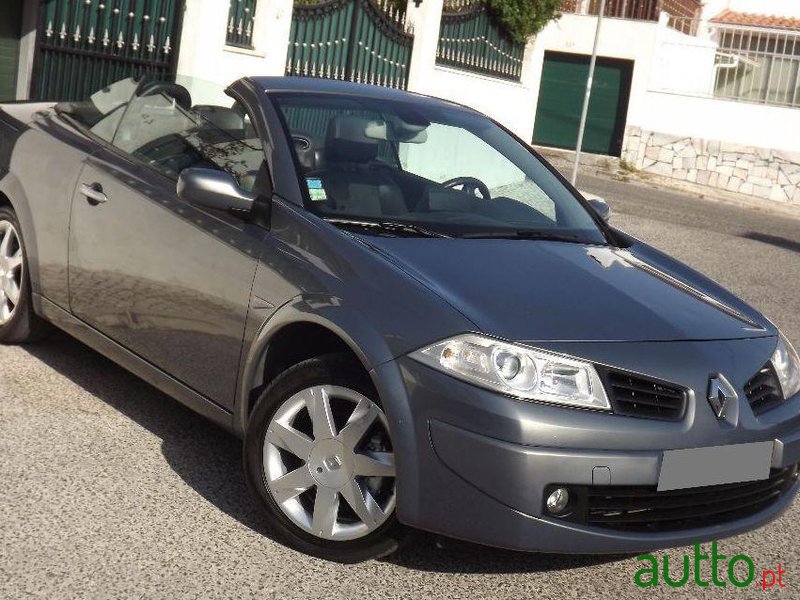 2006' Renault Megane photo #4