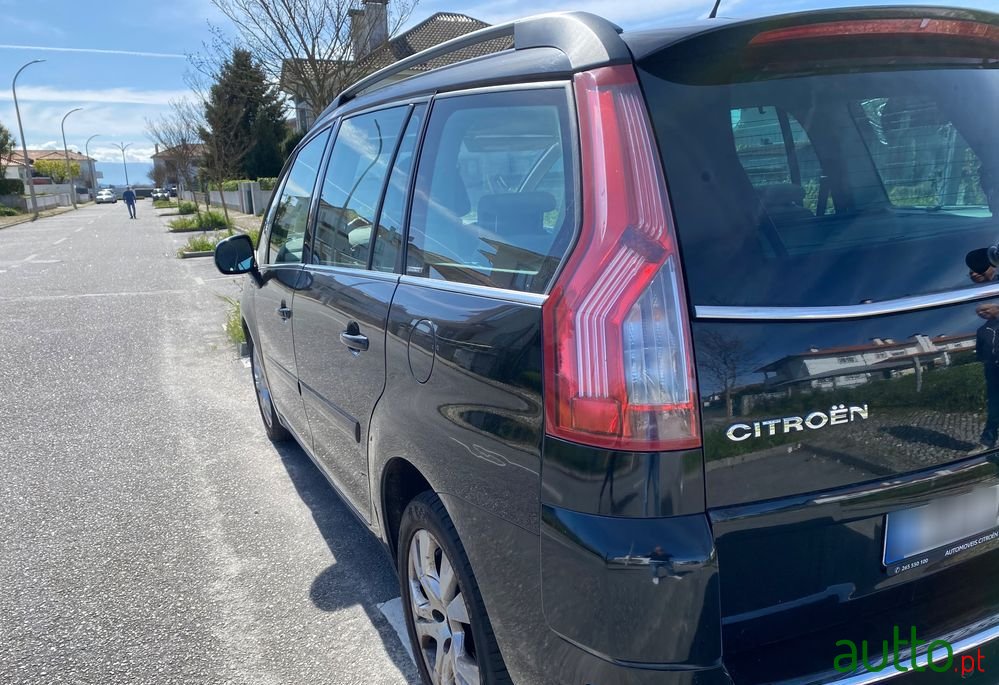 2010' Citroen C4 Grand Picasso photo #2