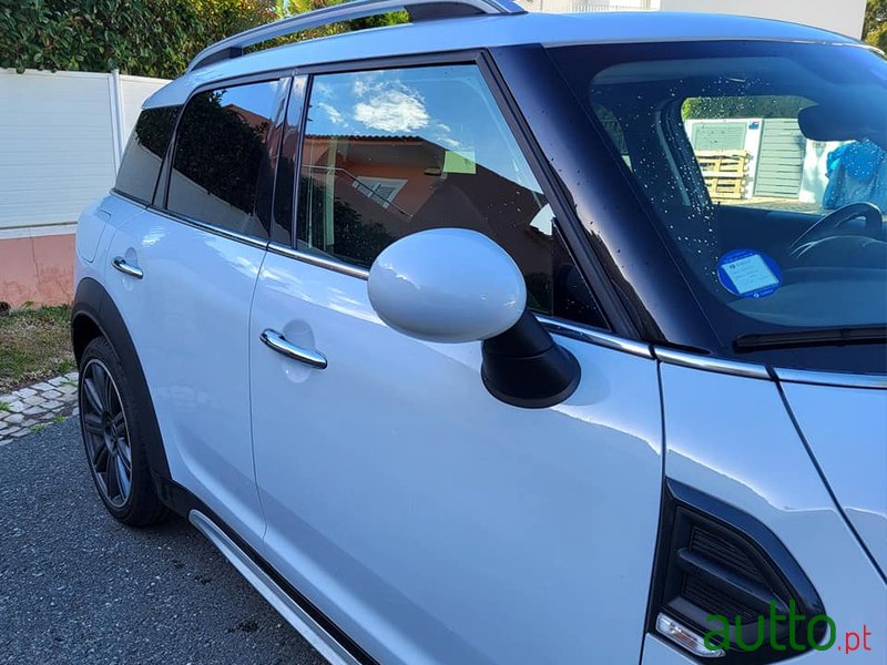 2017' MINI Countryman photo #2