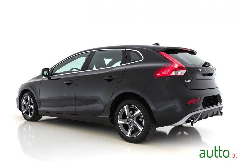 2018' Volvo V40 photo #5