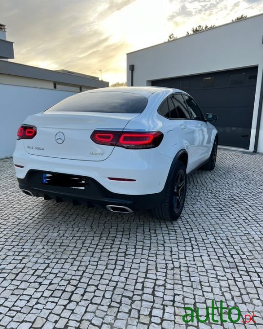 2019' Mercedes-Benz Glc-300 photo #3