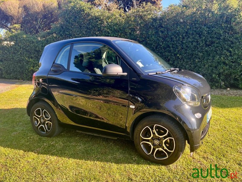 2019' Smart Fortwo photo #1