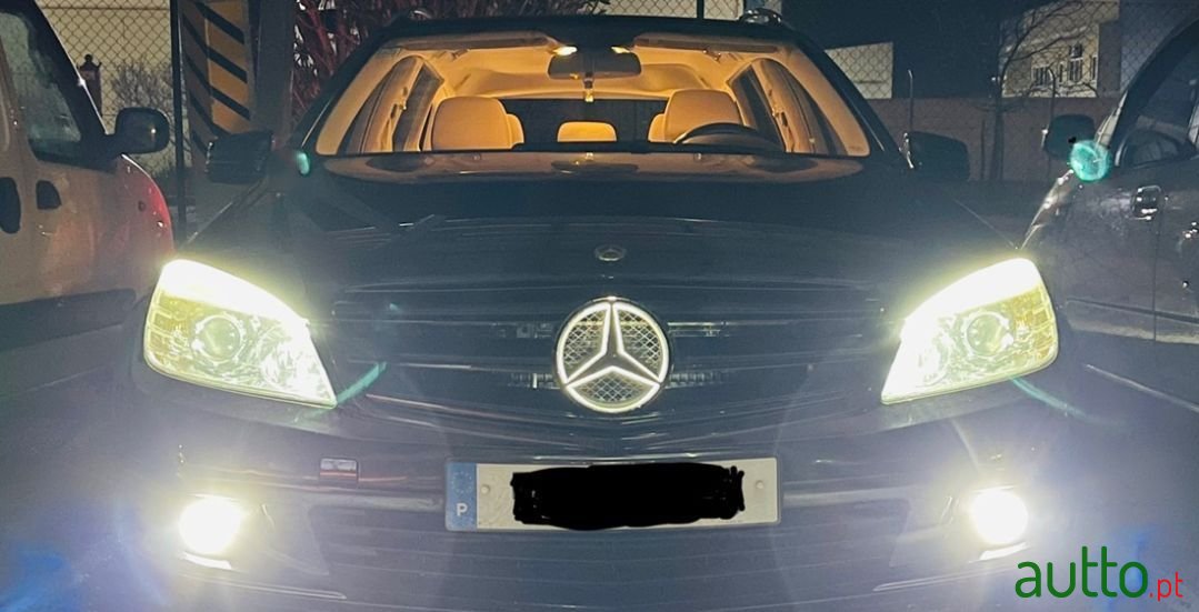 2010' Mercedes-Benz C-220 photo #1