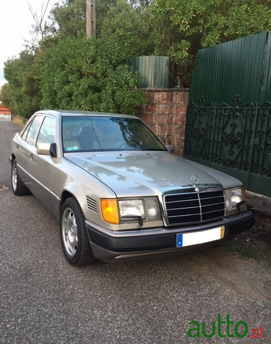 1992' Mercedes-Benz 300 photo #4