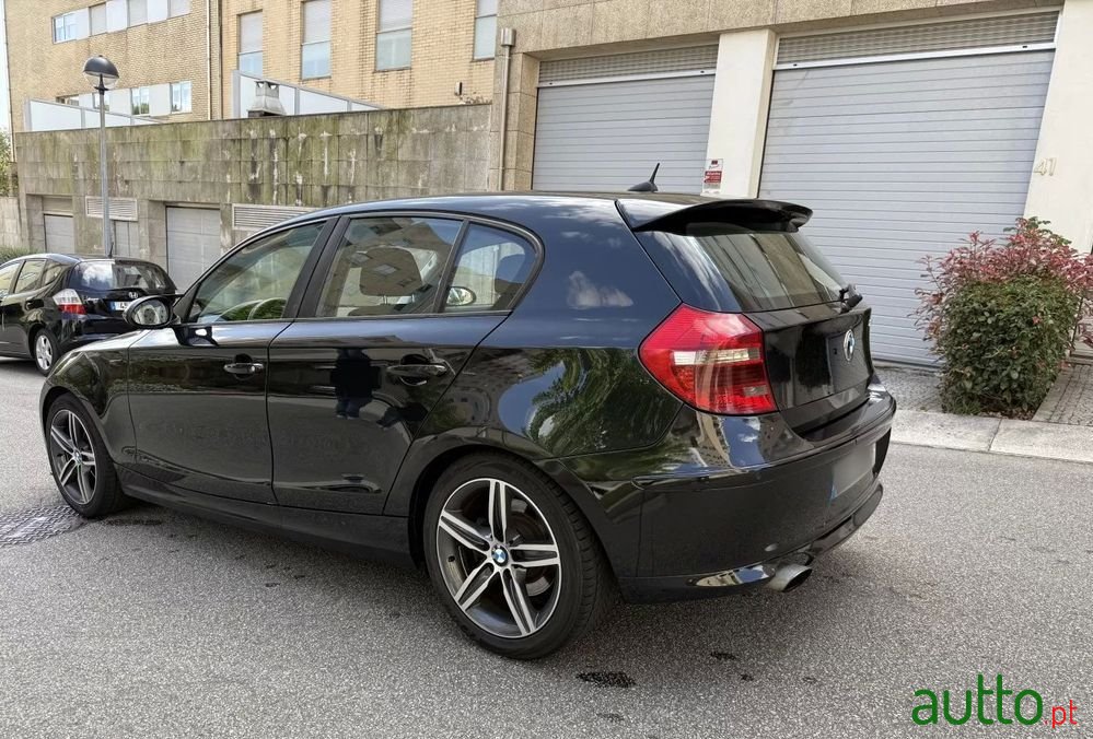 2008' BMW Série 1 D photo #5