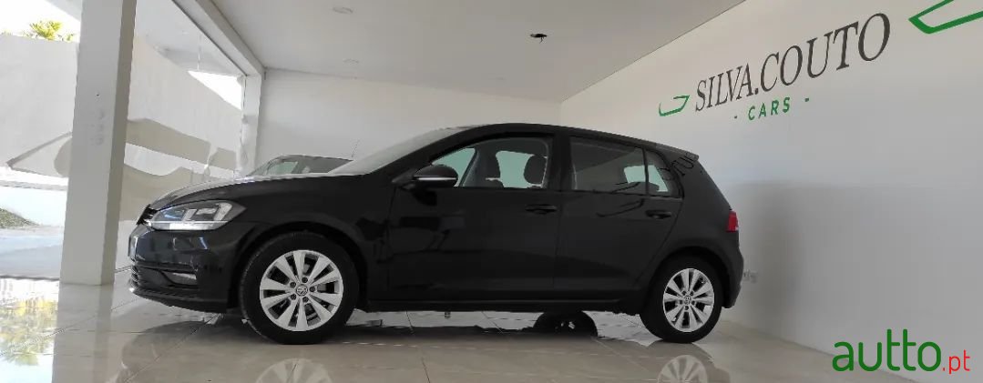 2017' Volkswagen Golf photo #3